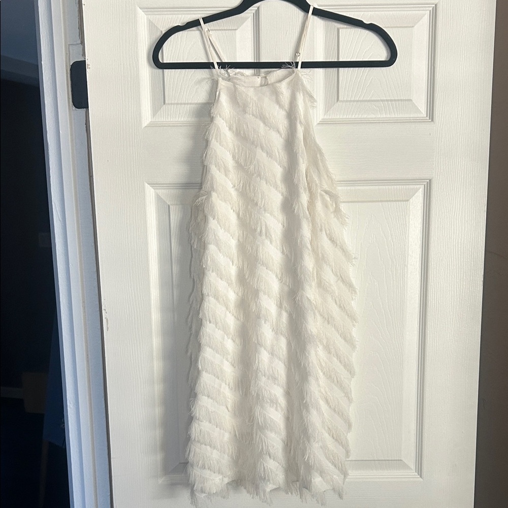Elegant White Sleeveless Dress